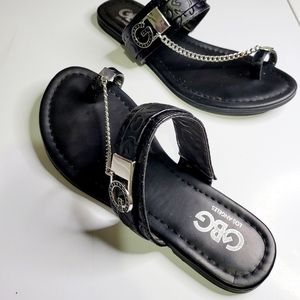 Super Cute sandals GBG Los Angeles